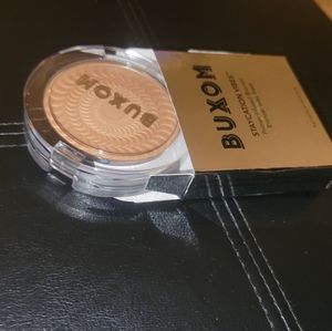 BuXoM - "Staycation Vibes" primer-infused bronzer